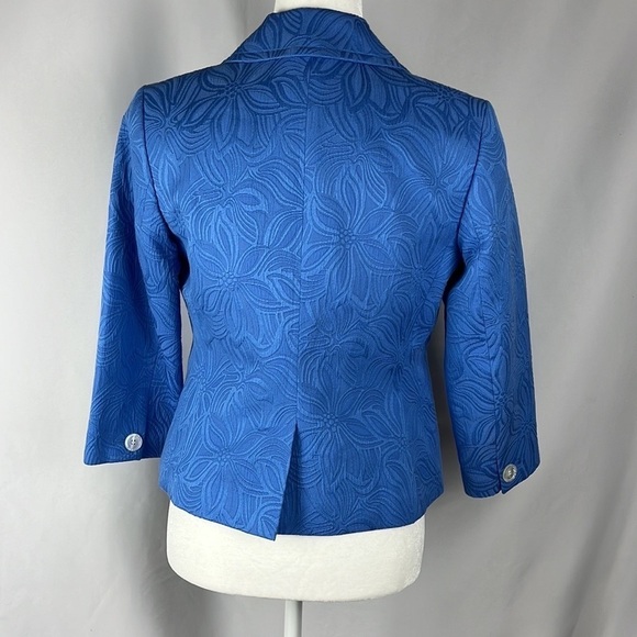 Talbots Blue Floral Embroidered Embossed
Print Blazer - Picture 2 of 8